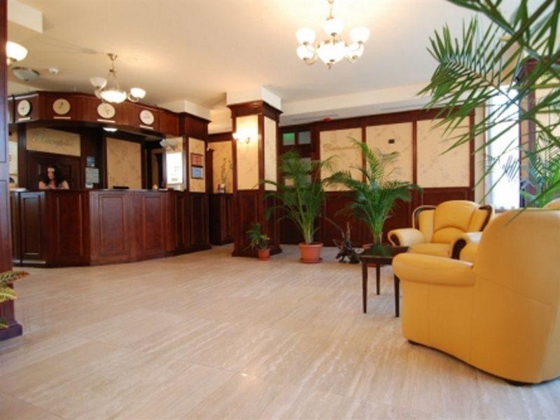 Grand Hotel Perla Ciucasului Tarlungeni Ngoại thất bức ảnh