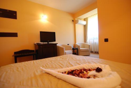 Grand Hotel Perla Ciucasului Tarlungeni Ngoại thất bức ảnh