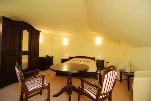 Grand Hotel Perla Ciucasului Tarlungeni Ngoại thất bức ảnh