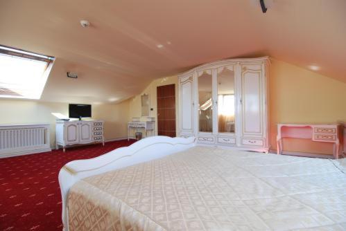 Grand Hotel Perla Ciucasului Tarlungeni Ngoại thất bức ảnh