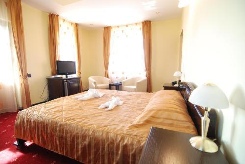 Grand Hotel Perla Ciucasului Tarlungeni Ngoại thất bức ảnh