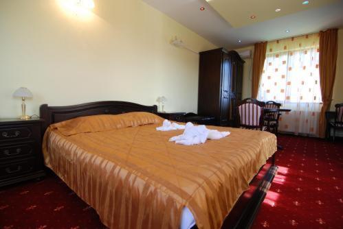 Grand Hotel Perla Ciucasului Tarlungeni Ngoại thất bức ảnh